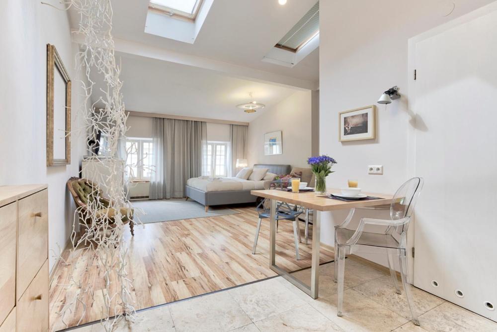 Tyzenhauz Apartments Old Town Krakow Oda fotoğraf