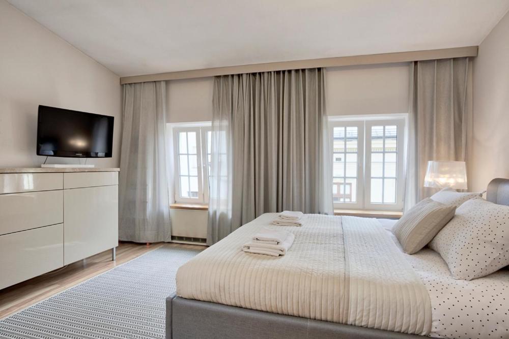 Tyzenhauz Apartments Old Town Krakow Oda fotoğraf