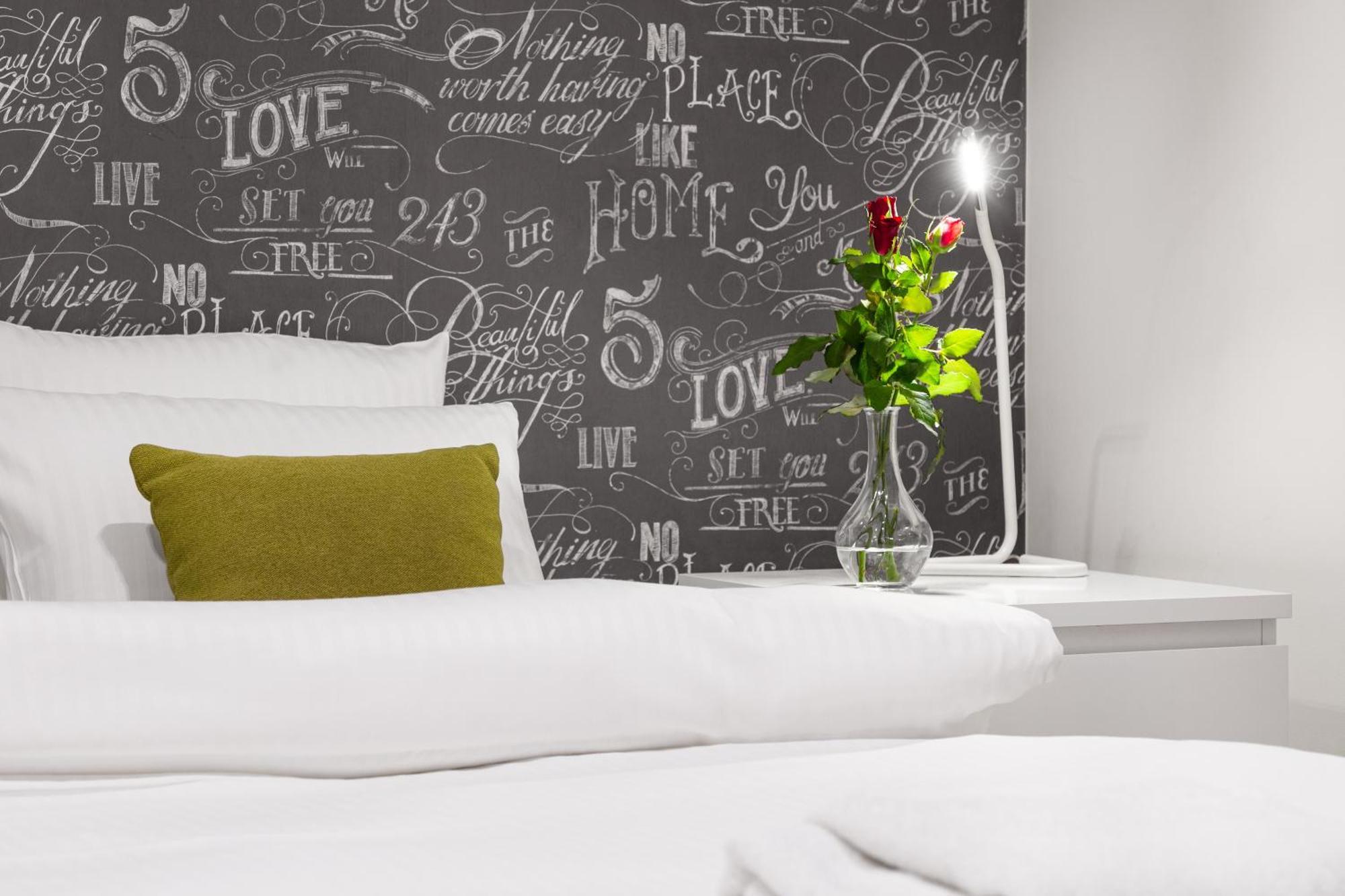 Tyzenhauz Apartments Old Town Krakow Oda fotoğraf